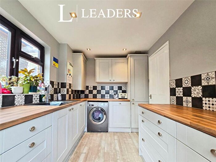 4 Bedroom Detached House For Sale In Woodward Close, Gosport, Hampshire, PO12