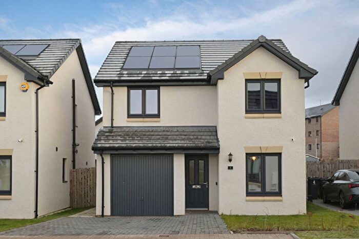 4 Bedroom Detached House For Sale In Milligan Gait, Craigmillar, Edinburgh, EH16
