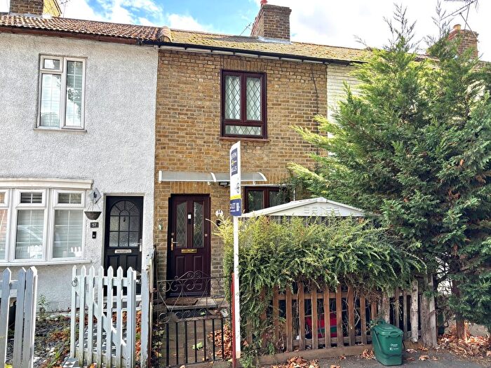 2 Bedroom Terraced House To Rent In The Avenue, Egham, Surrey, TW20
