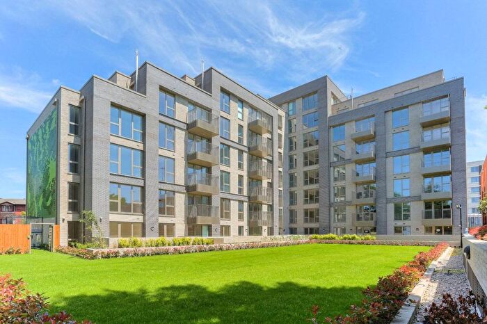 2 Bedroom Flat For Sale In Orchid Court, Watford, WD17