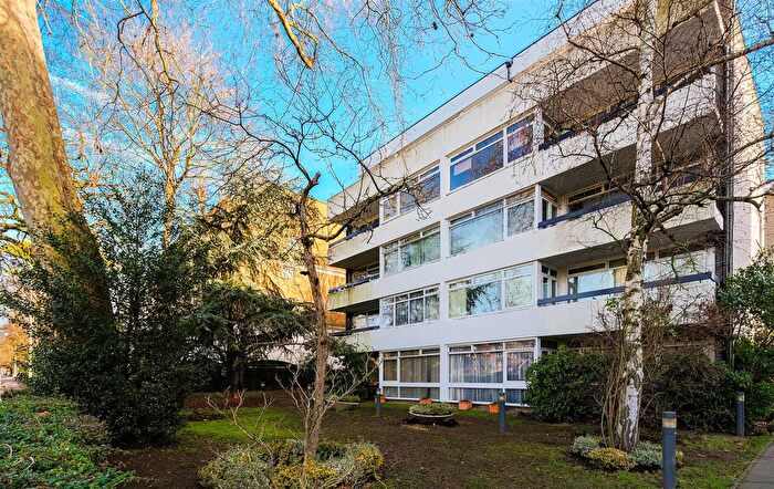 5 Bedroom Flat For Sale In Woodford Road, London, E18