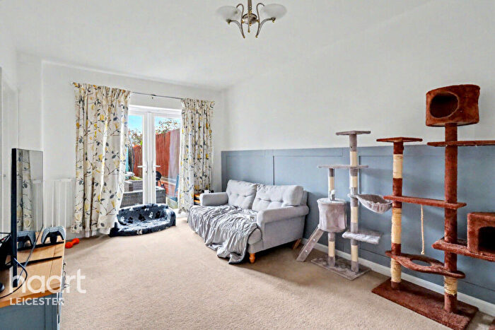 3 Bedroom Semi-Detached House For Sale In Rowan Road, Leicester, LE3