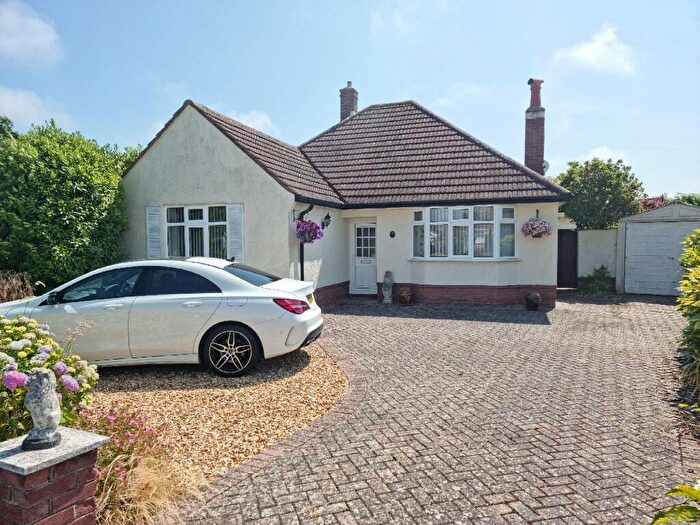 2 Bedroom Detached Bungalow For Sale In Durland Close, New Milton, BH25