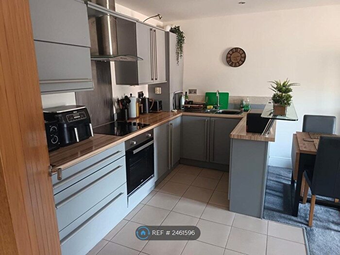 2 Bedroom Flat To Rent In Banks Road, Linthwaite, Huddersfield, HD7