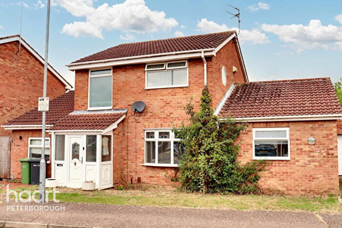4 Bedroom Detached House For Sale In Eskdale Close, Gunthorpe, PE4