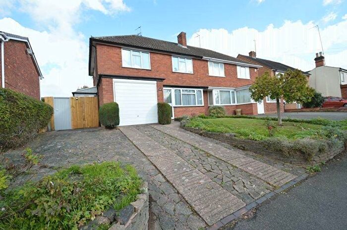3 Bedroom Semi-Detached House To Rent In Walkwood Road, Redditch, Worcestershire, B97