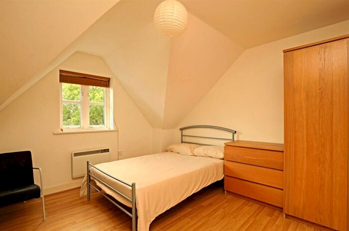 3 Bedroom Flat To Rent In Jeune Street, OX4