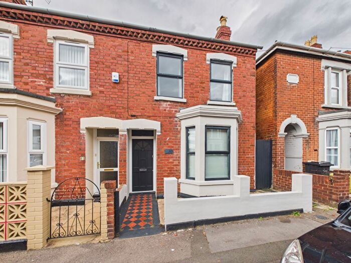 3 Bedroom Semi Detached House For Sale In Jersey Road, Gloucester, GL1
