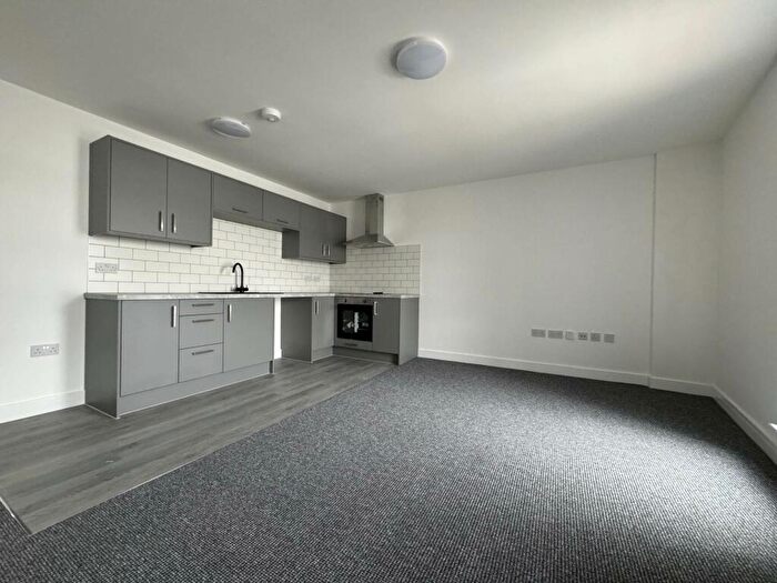 2 Bedroom Flat To Rent In Halesowen Road, Cradley Heat, B64