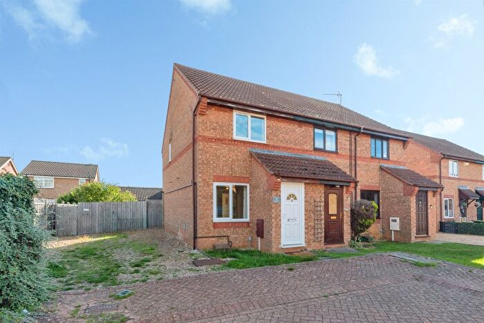 2 Bedroom End Terrace House For Sale In Truro Close, Sleaford, NG34