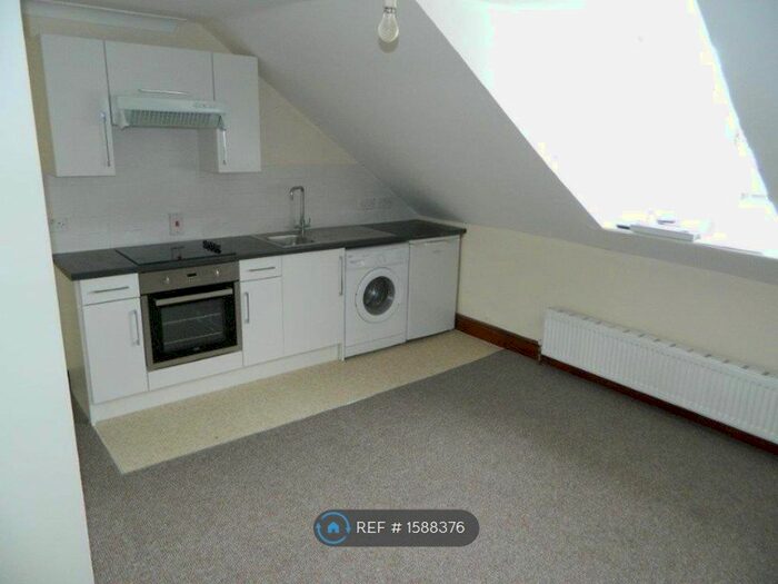1 Bedroom Flat To Rent In Zinzan St, Reading, RG1