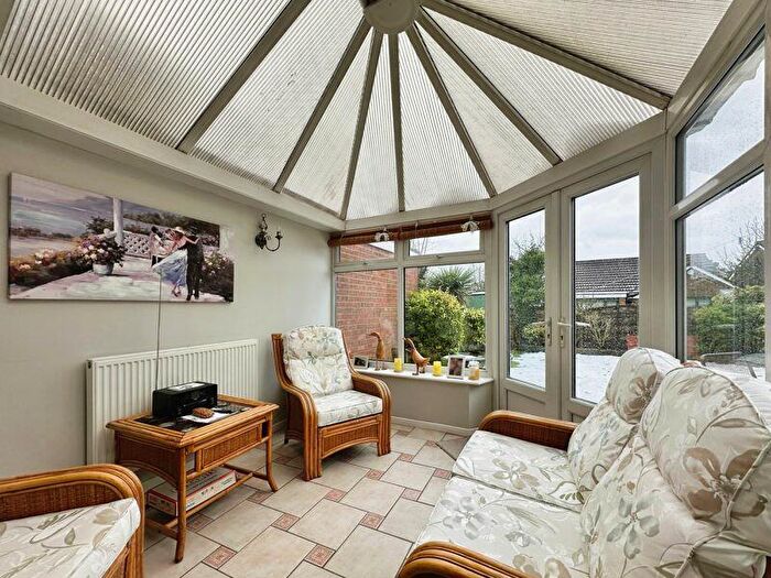 4 Bedroom Link Detached House For Sale In Buckingham Drive, Bury, BL8