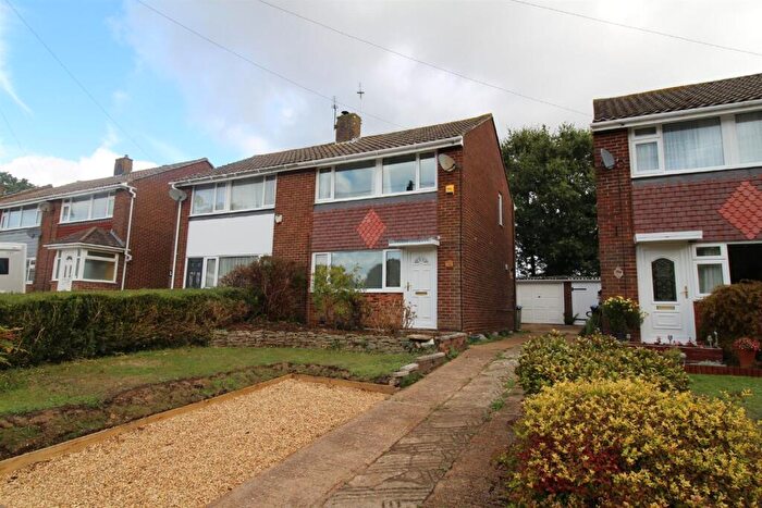 3 Bedroom Semi Detached House For Sale In The Grove, Southampton, SO19
