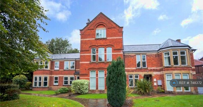 2 Bedroom Flat To Rent In Clovelly Court, Swinton, Manchester, M27