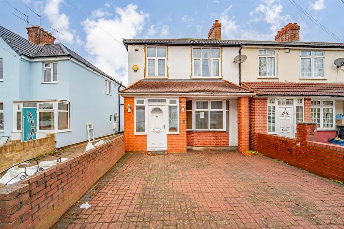 3 Bedroom End Terrace House For Sale In Springwell Road, Hounslow, TW5