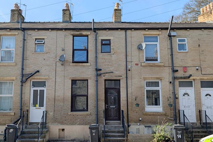 1 Bedroom Terraced House For Sale In West Street, Bailiff Bridge, Brighouse, West Yorkshire, HD6