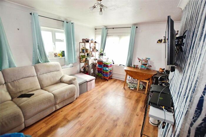 2 Bedroom Maisonette For Sale In Audley Way, Basildon, Essex, SS14