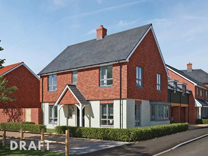 4 Bedroom End Terrace House For Sale In Brockhills Lane, New Milton, BH25