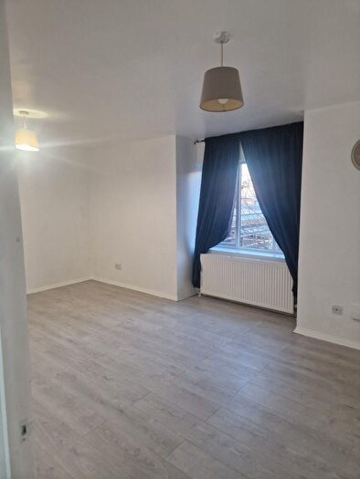 2 Bedroom Flat To Rent In Franklin Way, Croydon, Surrey, CR0