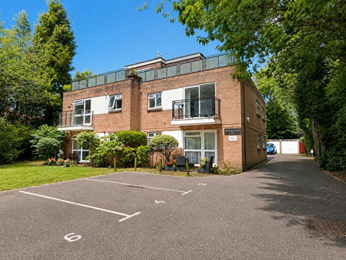 2 Bedroom Flat To Rent In Walmer Court, Wellington Road, Bournemouth, Dorset, BH8