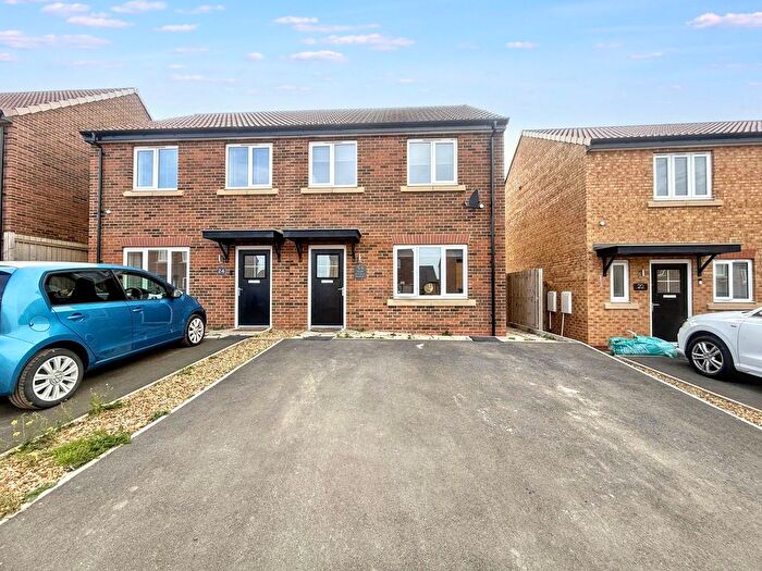 3 Bedroom Semi-detached House For Sale In Wayfarer Meadows, Hartlepool, TS27