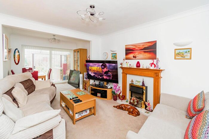 3 Bedroom Bungalow For Sale In Paignton Road, Southampton, Hampshire, SO16