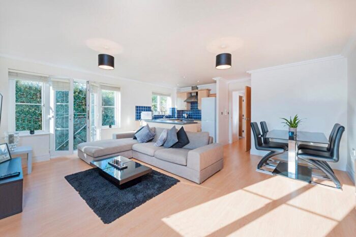 2 Bedroom Apartment For Sale In Bloomsbury Close, Mill Hill, London, NW7