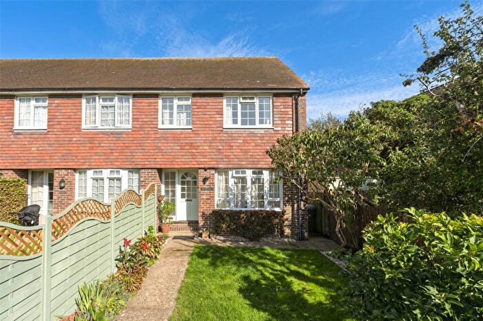 3 Bedroom End Of Terrace House For Sale In Horsham Road, Findon Village, Worthing, West Sussex, BN14