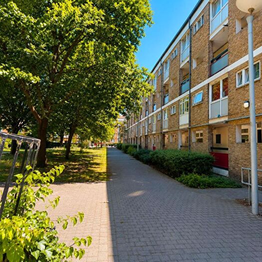 3 Bedroom Flat To Rent In Ruston Street, London, E3