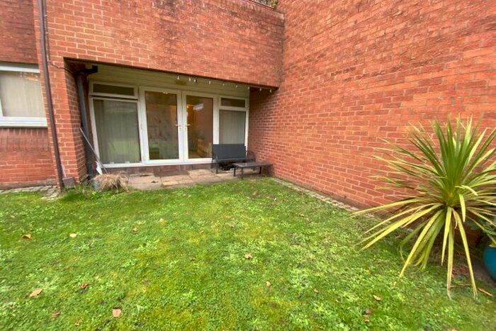 1 Bedroom Flat To Rent In Knightthorpe Court, Loughborough LE11