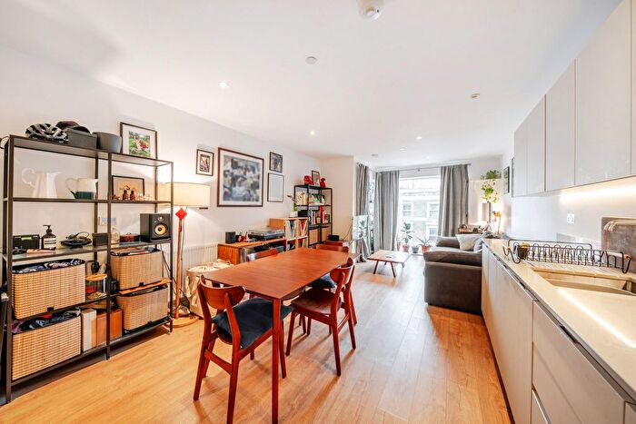 1 Bedroom Flat For Sale In Camberwell Road, London, SE5