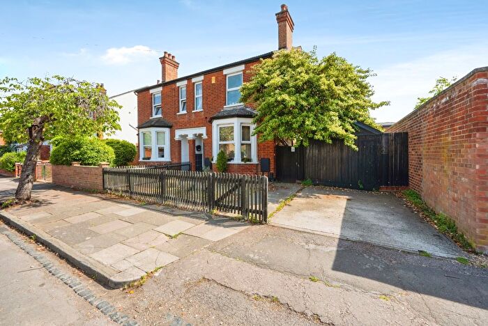 3 Bedroom Semi Detached House For Sale In York Street, Bedford, Bedfordshire, MK40