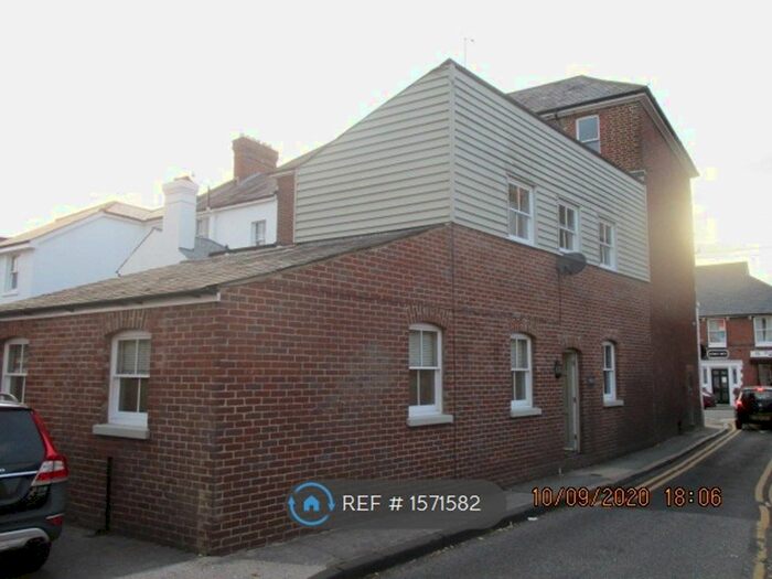 3 Bedroom Semi-Detached House To Rent In York Road, Canterbury, CT1