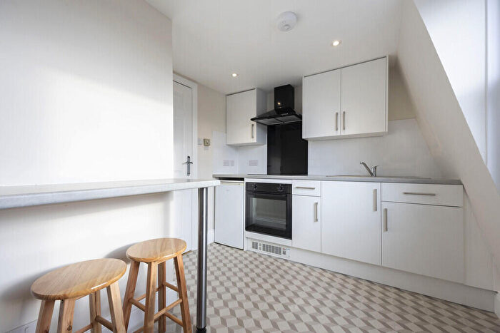 1 Bedroom Apartment To Rent In St Georges Place, Cheltenham, GL50
