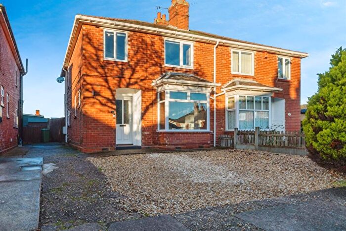 3 Bedroom Semi Detached House For Sale In Roydon Grove, Lincoln, LN6