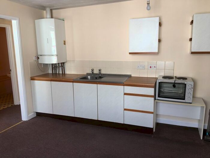 2 Bedroom Flat To Rent In Exeter Street, North Tawton EX20