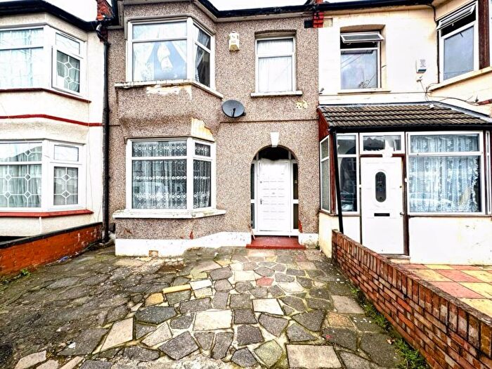 3 Bedroom Property To Rent In Kingston Road, Ilford, IG1