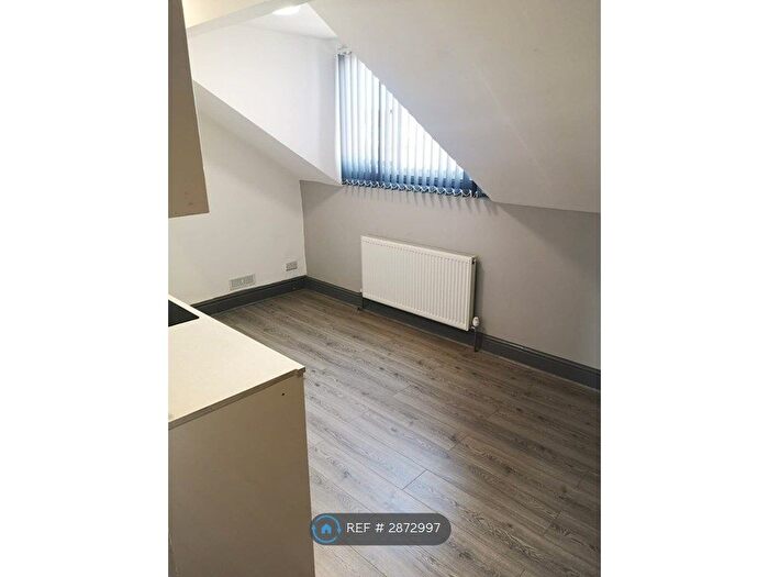 Studio To Rent In Great Cheetham St West, Salford, M7