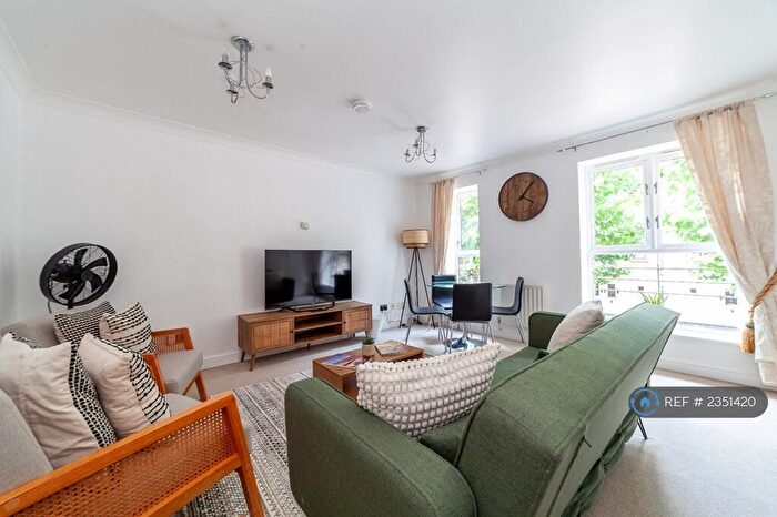 2 Bedroom Flat To Rent In Osbourne House, London, E16