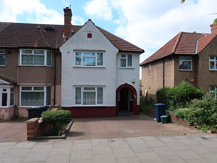 4 Bedroom Semi-Detached House To Rent In Whitton Avenue East, Greenford, UB6
