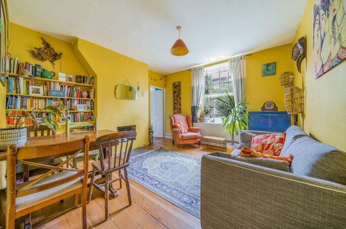 2 Bedroom Flat To Rent In Peckham Park Road Peckham, SE15