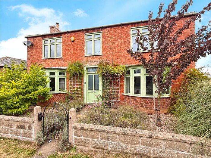 4 Bedroom Detached House For Sale In Gainsborough Road, Glentham, Market Rasen, Lincolnshire, LN8