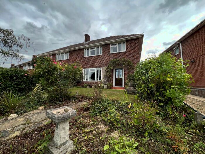 Houses for sale & to rent in RG2 8TD, Shirley Avenue, Whitley Reading