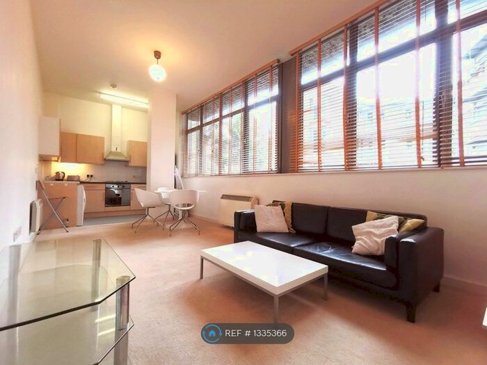 2 Bedroom Flat To Rent In New Park Road, London, SW2
