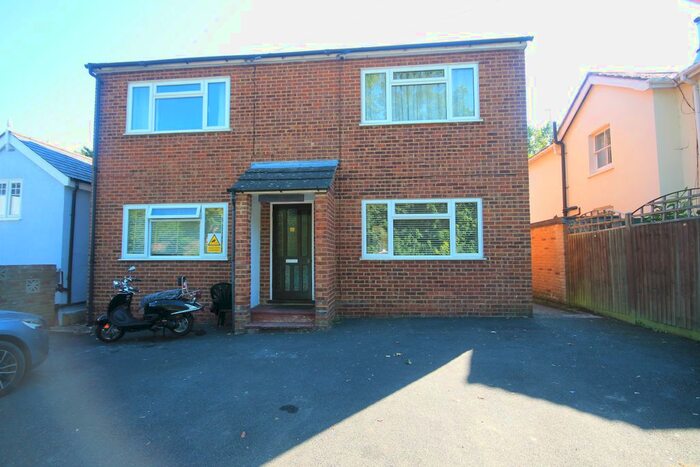 1 Bedroom Flat To Rent In Old Station Approach, Randalls Road, Leatherhead KT22
