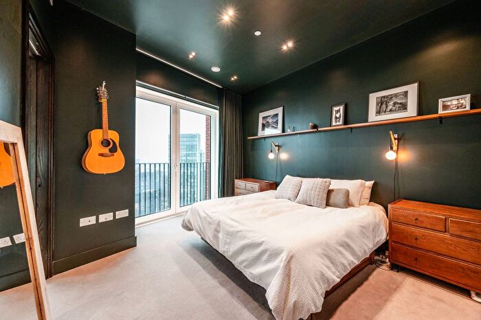 2 Bedroom Flat For Sale In Keybridge Tower, Exchange Gardens, Vauxhall, London, SW8