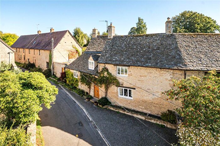 3 Bedroom Semi-Detached House For Sale In Plum Lane, Shipton-Under-Wychwood, OX7