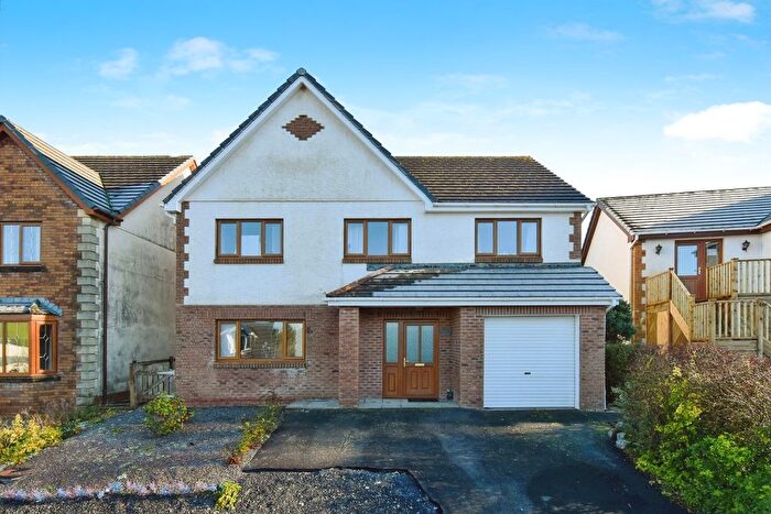 5 Bedroom Detached House For Sale In Croesyceiliog, Carmarthen, SA32