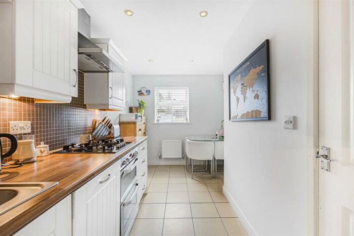 3 Bedroom Terraced House For Sale In London Road, Welwyn, AL6