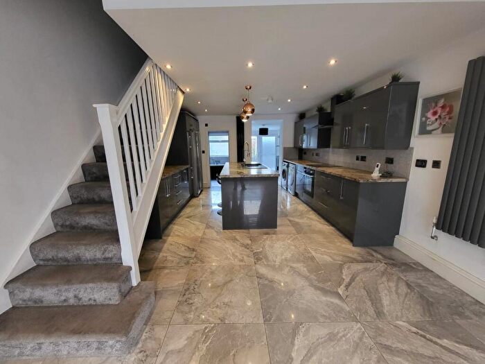 4 Bedroom House To Rent In Worsley Road North, Worsley, M28